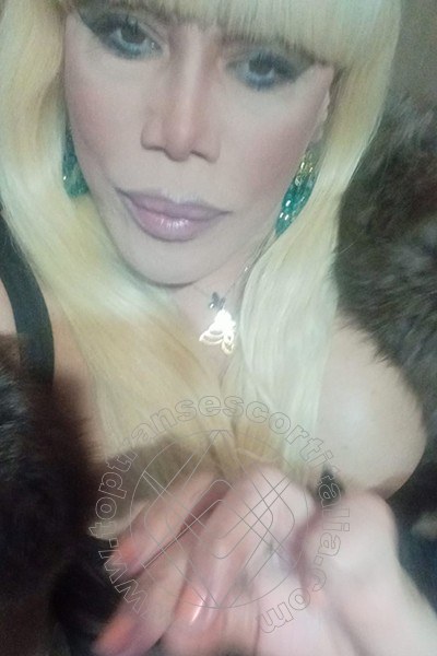 Foto selfie 360 di Nicole Vip Venturiny transexescort Milano