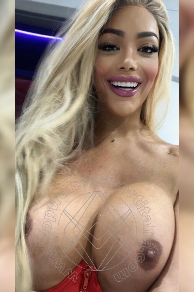 Foto selfie 33 di Ellena Bittencourt transexescort Roma