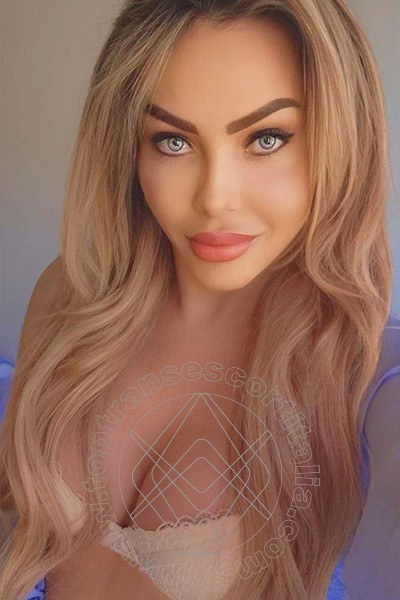 Foto selfie 8 di Chrystal Medeiros Pornostar transexescort Civitanova Marche
