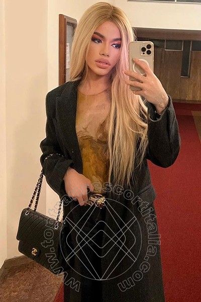 Foto selfie 89 di Rafaella Menicucci Xxl transexescort Napoli