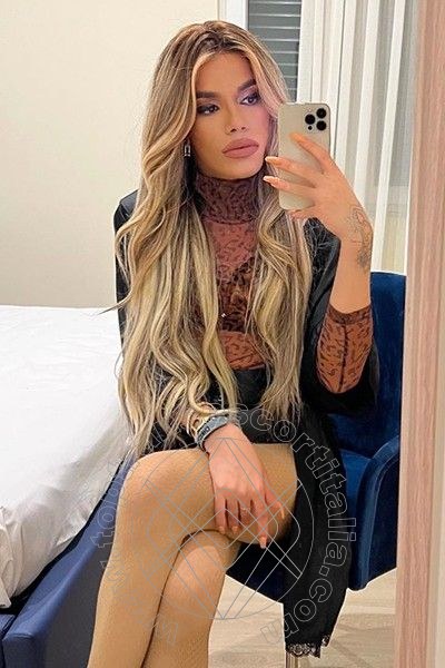 Foto selfie 76 di Rafaella Menicucci Xxl transexescort Napoli