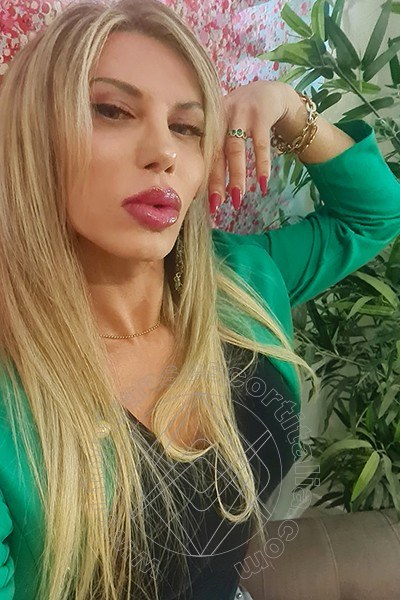 Foto selfie 6 di Pamela L' Italiana Piu' Calda transexescort Firenze