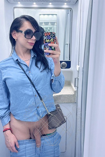Foto selfie hot di Iris Hot transexescort Roma