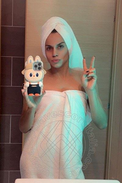 Foto selfie 11 di Samantha Dumont transexescort Riccione