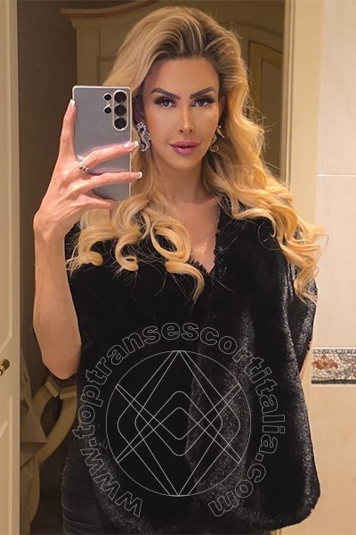 Foto selfie 2 di Mina transexescort Legnano