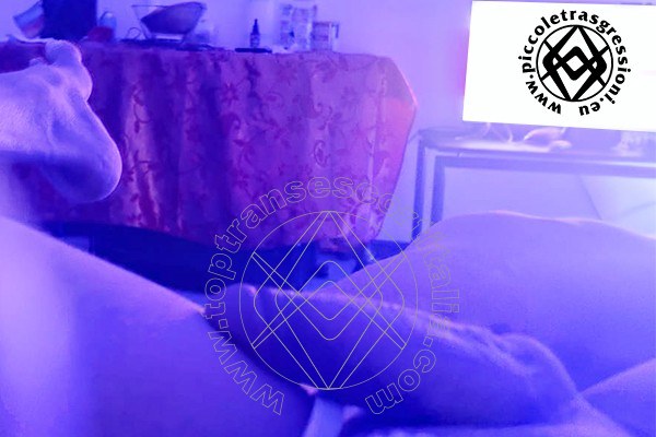 Foto selfie hot 2 di Sophie Massaggiatrice transexescort Piacenza