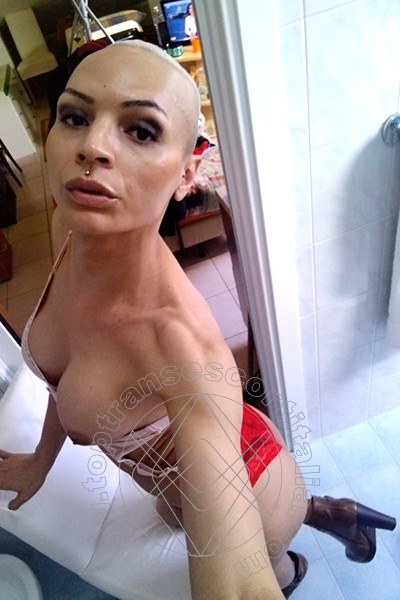 Foto selfie 2 di Alessia Bona Massaggiatrice Bionda transexescort Piacenza