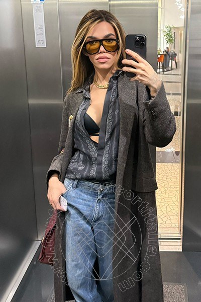 Foto selfie 6 di Rafaella Menicucci Xxl transexescort Napoli