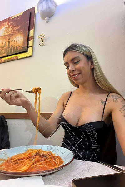 Foto selfie 9 di Pornostar Riane Mello transexescort Roma