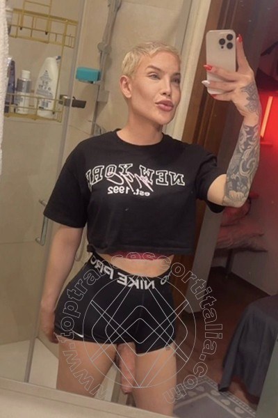 Foto selfie hot di Luna Marks Pornostar transexescort Trieste