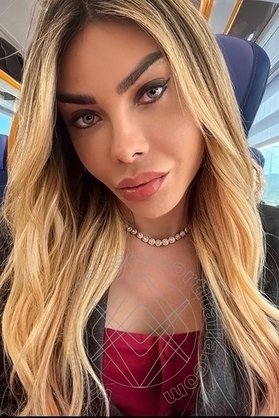 Foto selfie di Chrystal Medeiros Pornostar transexescort Civitanova Marche