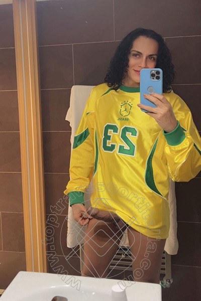 Foto selfie hot di Samantha Dumont transexescort Riccione