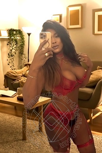 Foto selfie 2 di Viviane D'oro transexescort Milano
