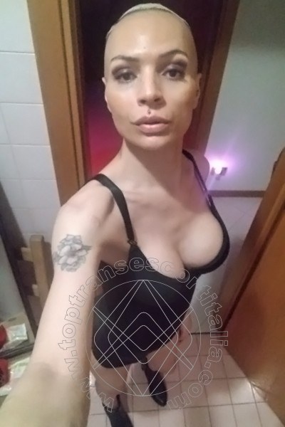Foto selfie di Alessia Bona Massaggiatrice Bionda transexescort Piacenza