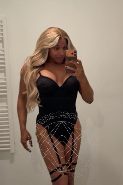 Foto selfie 2 di Adriana transexescort Napoli
